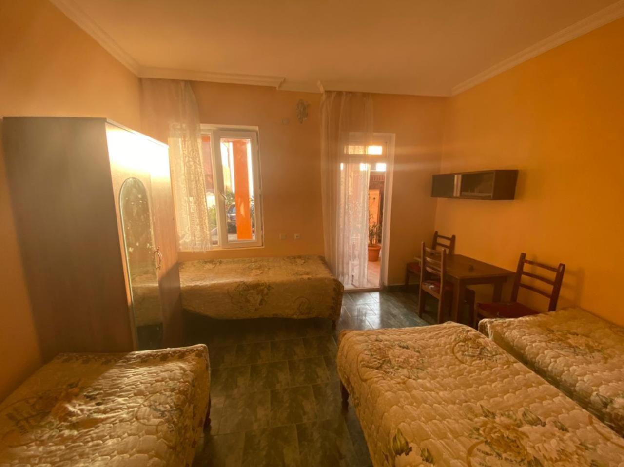 Guest House Orange Kobuleti Bagian luar foto