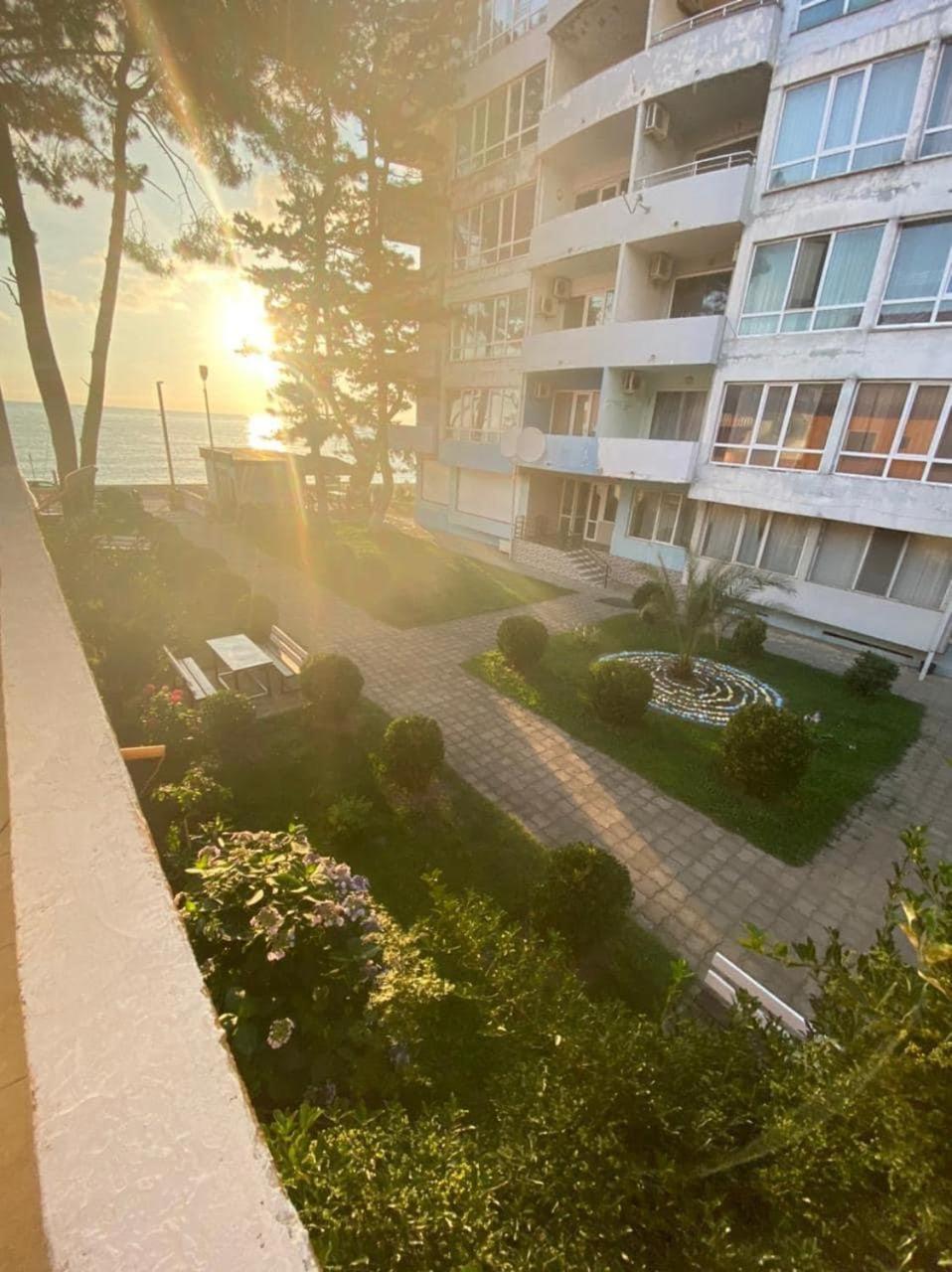 Guest House Orange Kobuleti Bagian luar foto