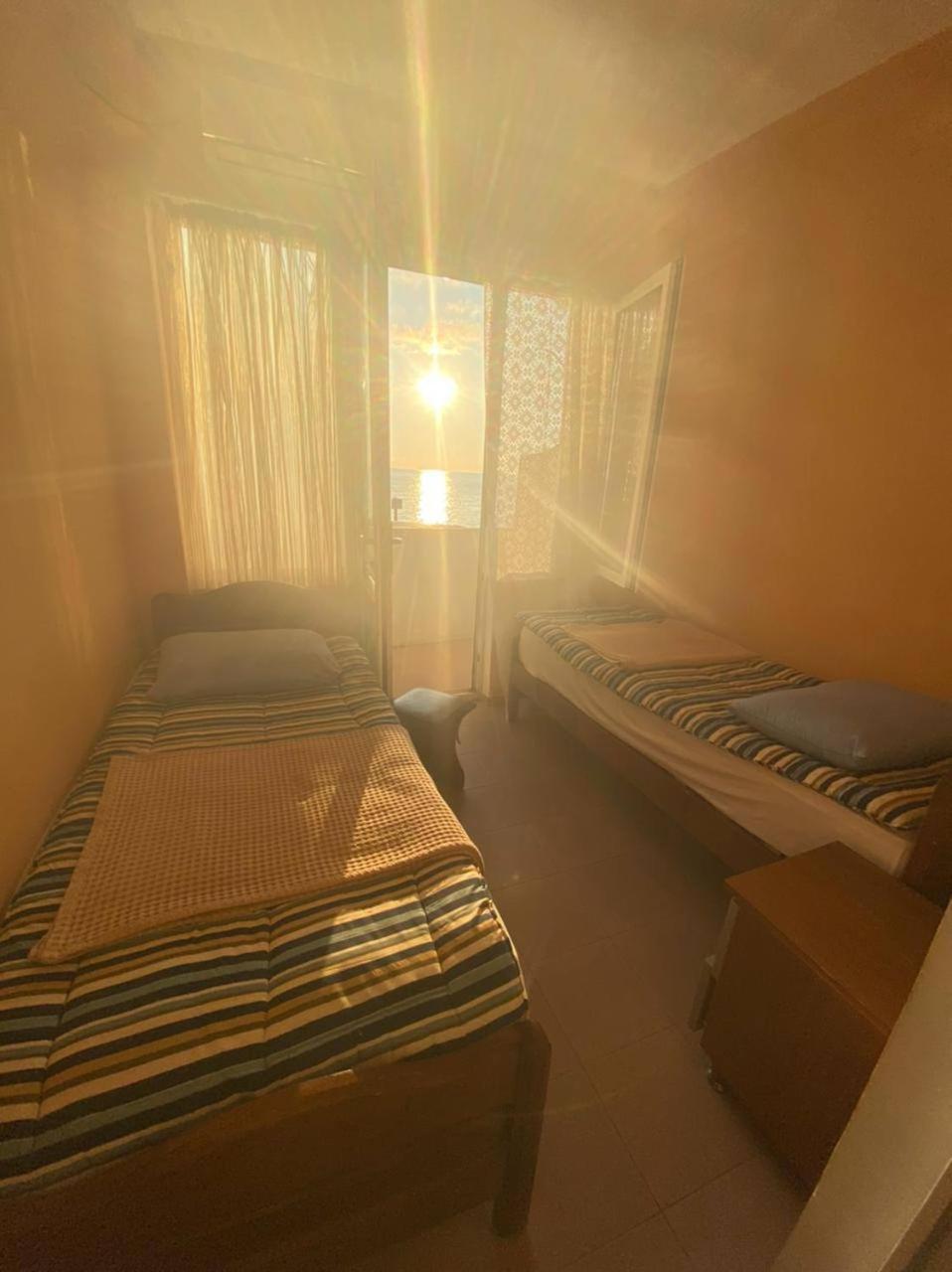Guest House Orange Kobuleti Bagian luar foto